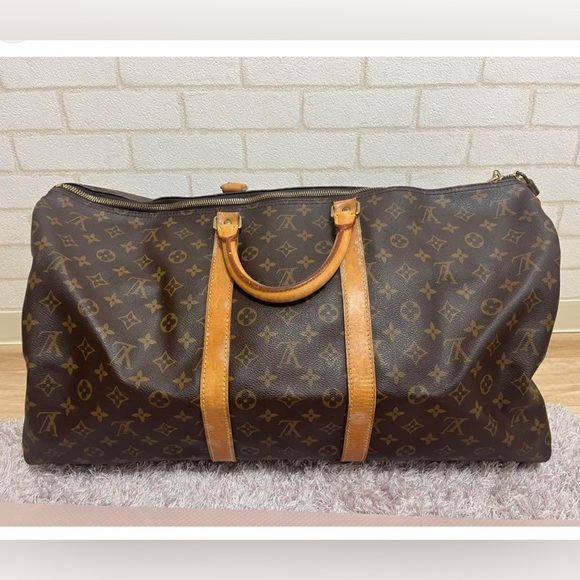 Louis Vuitton keepall 50. No stains inside or rips in leather. Has wear - Picture 1 of 9